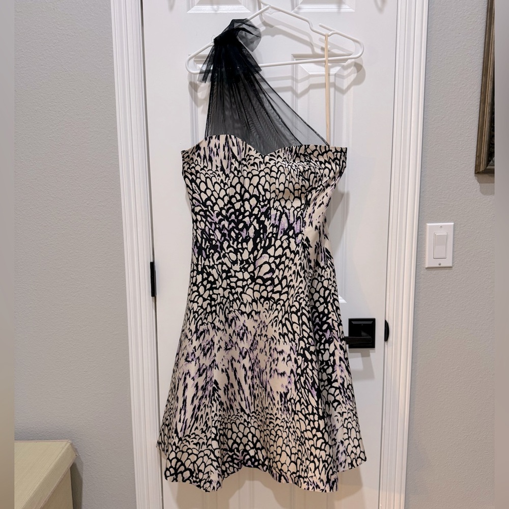Beautiful dress, one should tulle, not scratchy, sweetheart top
